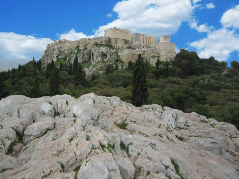 Współczesny widok na Akropol i Wzgórze Marsowe (Areopag). – Slajd 15