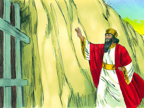 O świcie król poszedł szybko do lwiej jamy i zawołał: „Danielu, sługo Boga żywego! Czy twój Bóg, któremu wiernie służysz, zdołał cię uratować od lwów?”. – Slajd 11