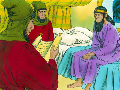 Tej nocy król nie mógł zasnąć. Kazał więc, aby przyniesiono księgę upamiętniającą zdarzenia historyczne i by mu ją czytano. W trakcie czytania natknięto się na zapis o tym, że Mordochaj odkrył spisek na życie króla i doniósł mu o tym. Kiedy królowi odczytano ten fragment kronik, zapytał: „Co zrobiono dla Mordochaja, aby go za to nagrodzić i wyróżnić?”. – Slajd 15