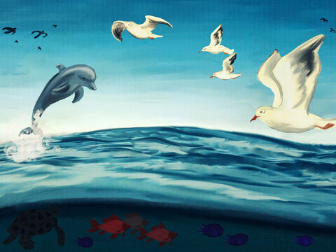 Morza były puste i potrzebowały życia, więc Bóg stworzył ryby, aby pływały w wodzie.<br/>Także niebo było puste i potrzebowało życia. Bóg stworzył więc ptaki, aby szybowały i fruwały w powietrzu.<br/>Kiedy wszystko żyło tam, gdzie powinno, Bóg uśmiechnął się i powiedział: „To jest dobre!”. – Slajd 5