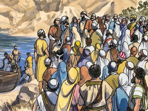 Pewnego razu Jezus stał nad jeziorem Genezaret, a ludzie tłoczyli się wokół Niego, aby słuchać Słowa Bożego. – Slajd 1
