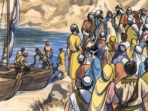 Jezus zobaczył na brzegu dwie łodzie. Rybacy właśnie z nich wysiedli i płukali sieci. – Slajd 2