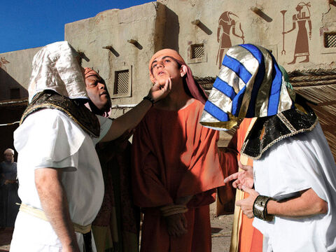 Potifar, który był dowódcą straży faraona, poszukiwał dla siebie niewolnika. – Slajd 19