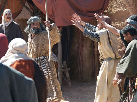 Jezus wysyła 72 uczniów do pobliskich miast i wiosek, aby nauczali o Królestwie Niebieskim. (Łukasza 10:1-24) – Slajd 9