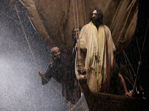 Potem Jezus wstał i zwrócił się do wiatru i fal: – Slajd 7
