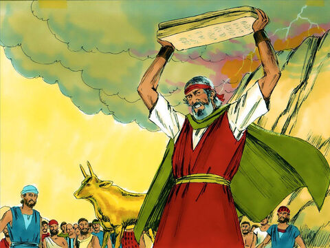 Kiedy Mojżesz zobaczył ludzi tańczących przed cielcem, bardzo się zdenerwował. Rzucił kamienne tablice na ziemię i potłukł je u podnóża góry. – Slajd 14